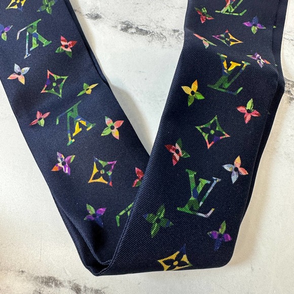 ❌❌ LOUIS VUITTON Garden Bandeau Silk Scarf BB LV Blue Roses Monogram flowers NEW - Picture 8 of 10
